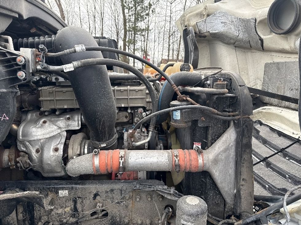 Day Cab Tractor-Heavy Duty Tractors-Freightliner-2019-T12664ST-Middlefield-OH-283,463\n\t\tmiles-$ 49,500 - Image 15