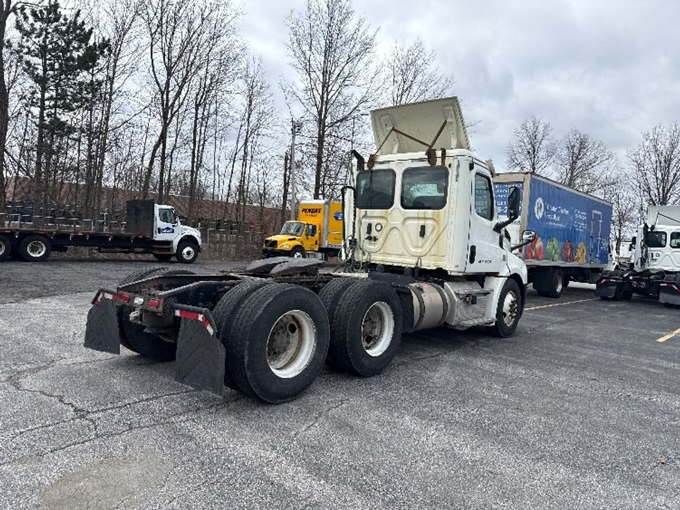 Day Cab Tractor-Heavy Duty Tractors-Freightliner-2019-T12664ST-Middlefield-OH-283,463\n\t\tmiles-$ 49,500 - Image 7