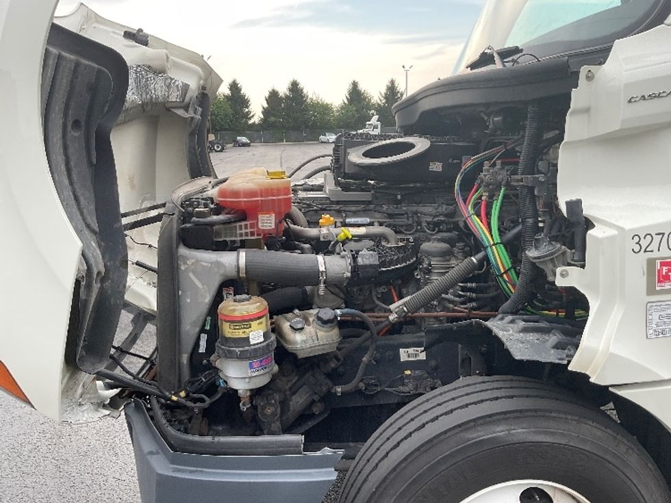 Day Cab Tractor-Heavy Duty Tractors-Freightliner-2019-T12664ST-Middlefield-OH-384,443\n\t\tmiles-$ 59,500 - Image 16