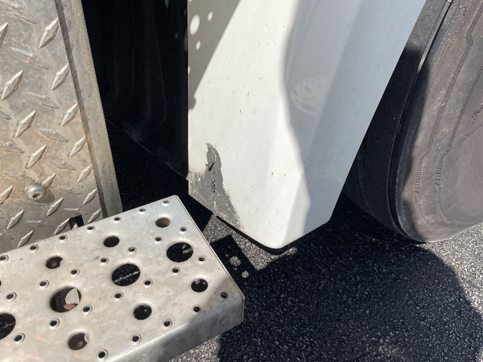 Day Cab Tractor-Heavy Duty Tractors-Freightliner-2019-T12664ST-Middlefield-OH-411,143\n\t\tmiles-$ 53,500 - Image 19