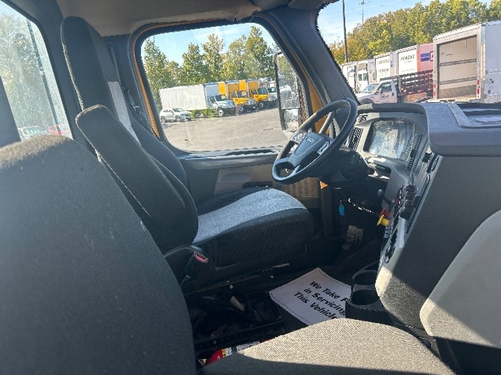 Day Cab Tractor-Heavy Duty Tractors-Freightliner-2019-T12664ST-Middlefield-OH-475,328\n\t\tmiles-$ 32,750 - Image 14