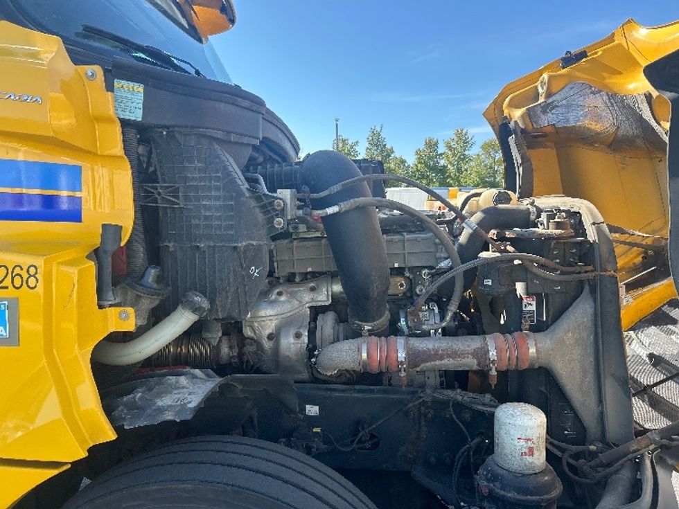 Day Cab Tractor-Heavy Duty Tractors-Freightliner-2019-T12664ST-Middlefield-OH-475,328\n\t\tmiles-$ 32,750 - Image 15