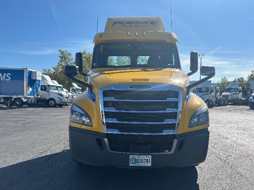Day Cab Tractor-Heavy Duty Tractors-Freightliner-2019-T12664ST-Middlefield-OH-475,328\n\t\tmiles-$ 32,750 - Image 2