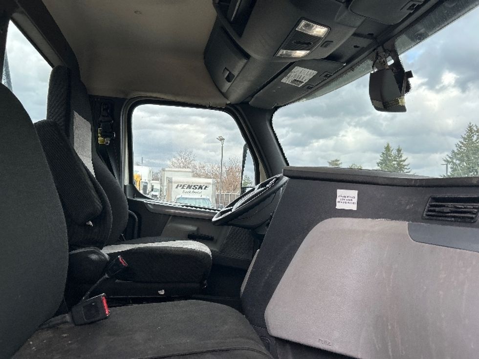 Day Cab Tractor-Heavy Duty Tractors-Freightliner-2019-T12664ST-Middlefield-OH-518,878\n\t\tmiles-$ 34,000 - Image 14