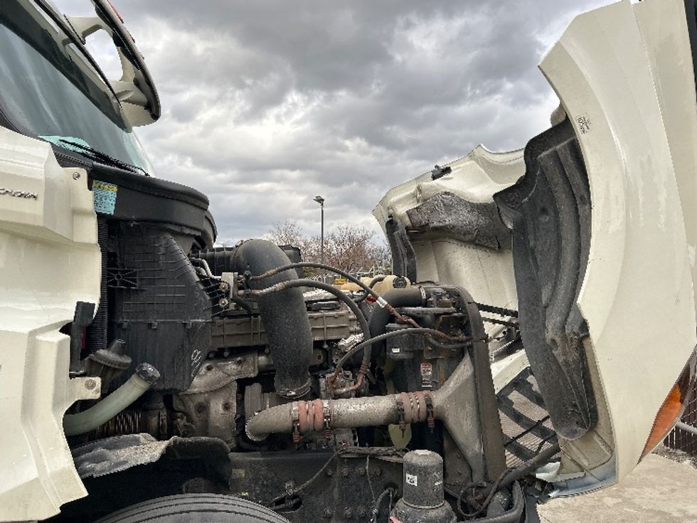 Day Cab Tractor-Heavy Duty Tractors-Freightliner-2019-T12664ST-Middlefield-OH-518,878\n\t\tmiles-$ 34,000 - Image 15