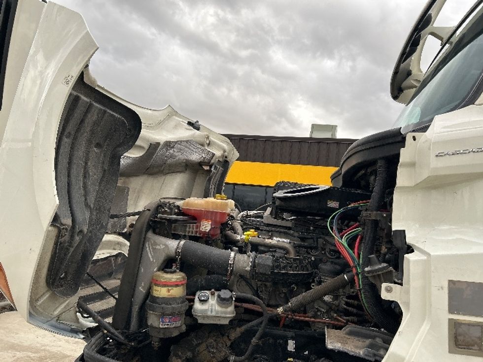 Day Cab Tractor-Heavy Duty Tractors-Freightliner-2019-T12664ST-Middlefield-OH-518,878\n\t\tmiles-$ 34,000 - Image 16