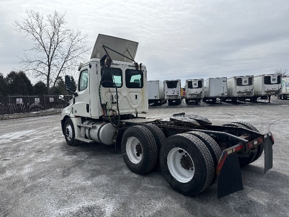 Day Cab Tractor-Heavy Duty Tractors-Freightliner-2019-T12664ST-Middlefield-OH-518,878\n\t\tmiles-$ 34,000 - Image 5