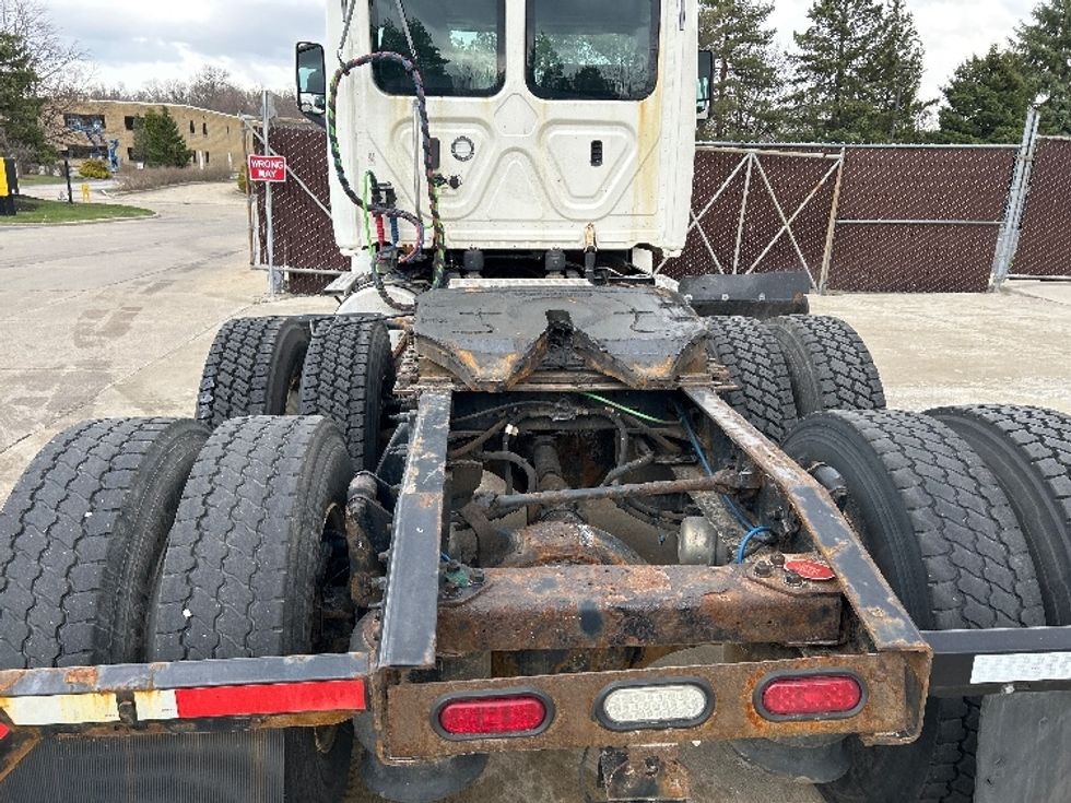 Day Cab Tractor-Heavy Duty Tractors-Freightliner-2019-T12664ST-Middlefield-OH-518,878\n\t\tmiles-$ 34,000 - Image 6