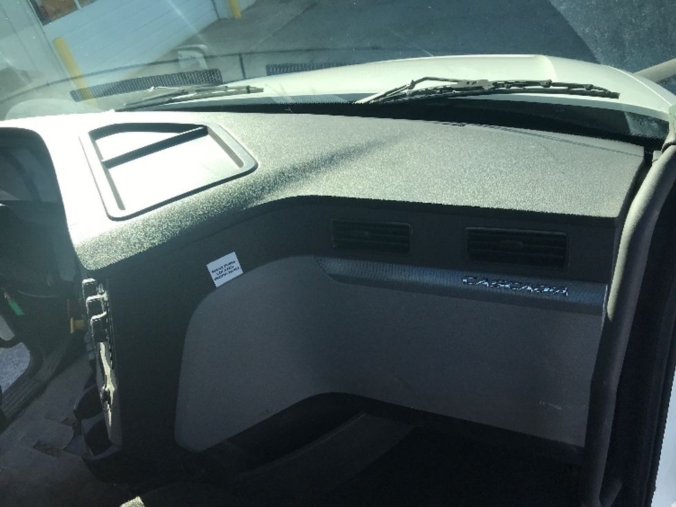 Day Cab Tractor-Heavy Duty Tractors-Freightliner-2019-T12664ST-Milford-DE-382,467\n\t\tmiles-$ 51,250 - Image 13