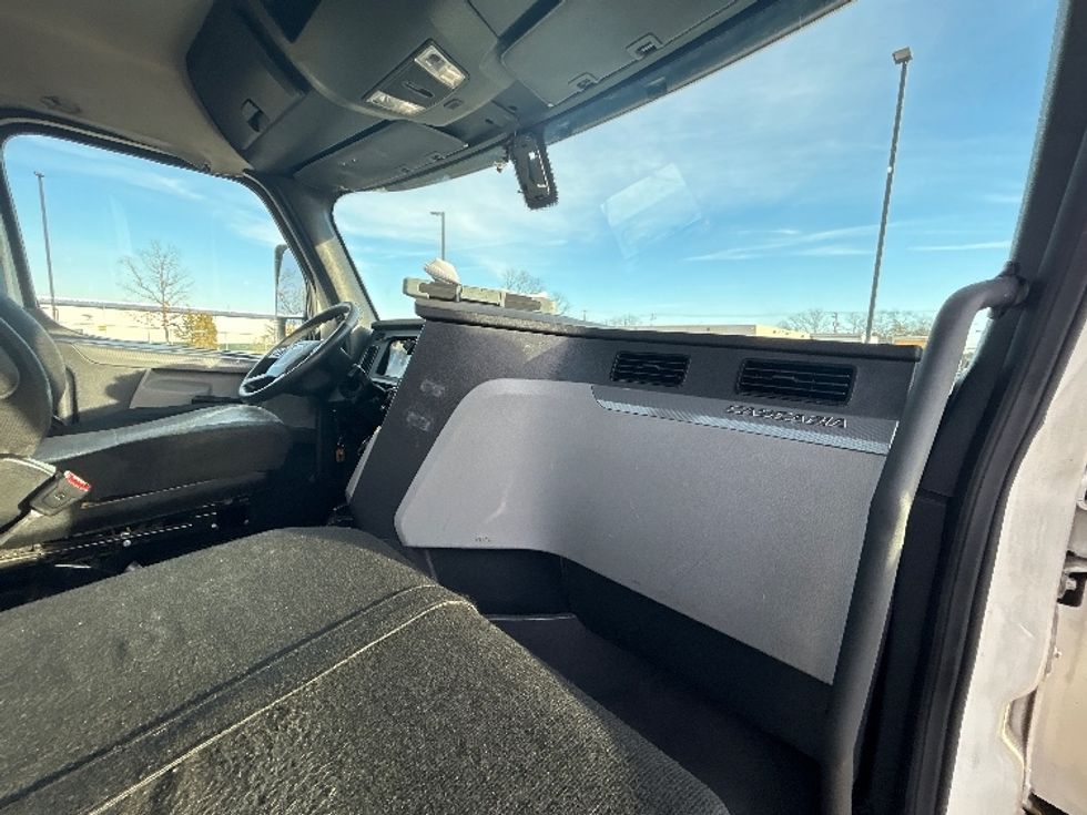 Day Cab Tractor-Heavy Duty Tractors-Freightliner-2019-T12664ST-Millville-NJ-352,045\n\t\tmiles-$ 55,000 - Image 13