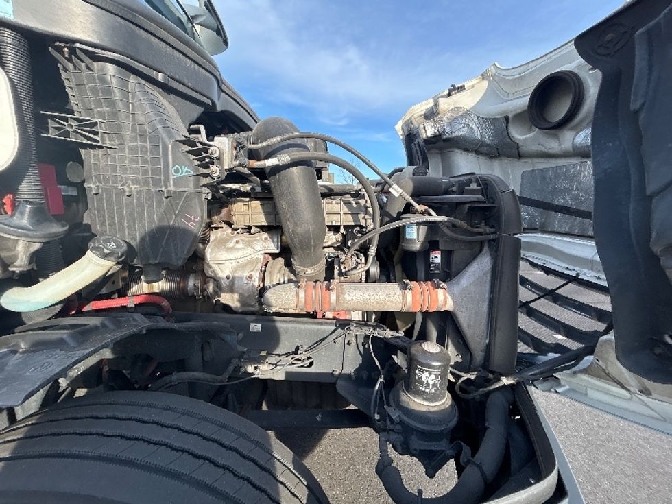 Day Cab Tractor-Heavy Duty Tractors-Freightliner-2019-T12664ST-Millville-NJ-352,045\n\t\tmiles-$ 55,000 - Image 15