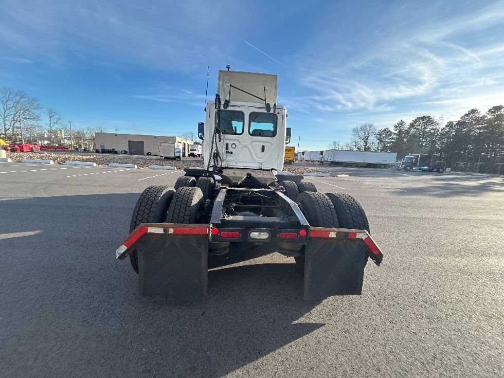Day Cab Tractor-Heavy Duty Tractors-Freightliner-2019-T12664ST-Millville-NJ-352,045\n\t\tmiles-$ 55,000 - Image 6