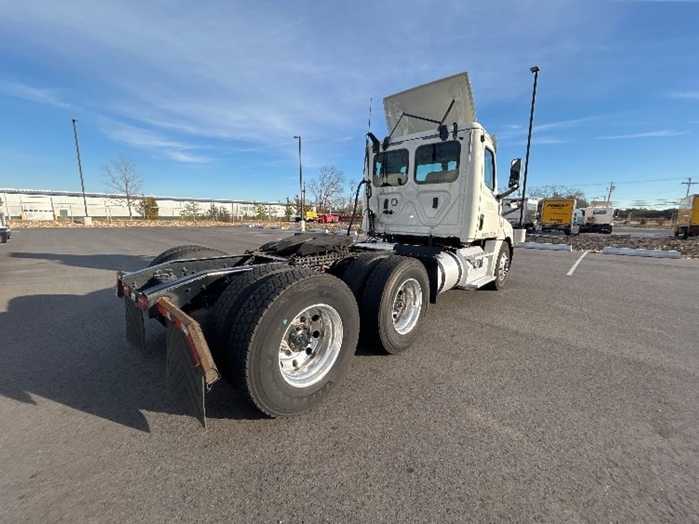 Day Cab Tractor-Heavy Duty Tractors-Freightliner-2019-T12664ST-Millville-NJ-352,045\n\t\tmiles-$ 55,000 - Image 7