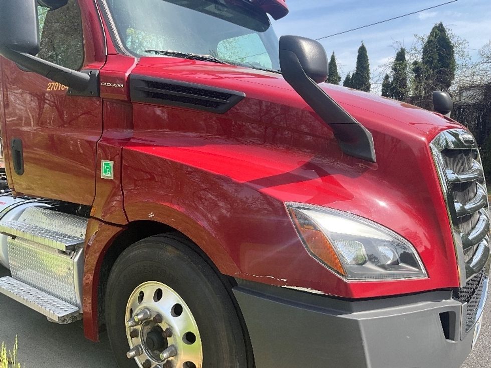 Day Cab Tractor-Heavy Duty Tractors-Freightliner-2019-T12664ST-Millville-NJ-98,896\n\t\tmiles-$ 55,250 - Image 19