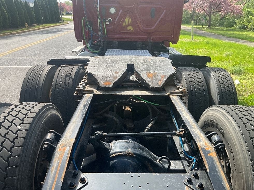 Day Cab Tractor-Heavy Duty Tractors-Freightliner-2019-T12664ST-Millville-NJ-98,896\n\t\tmiles-$ 55,250 - Image 6