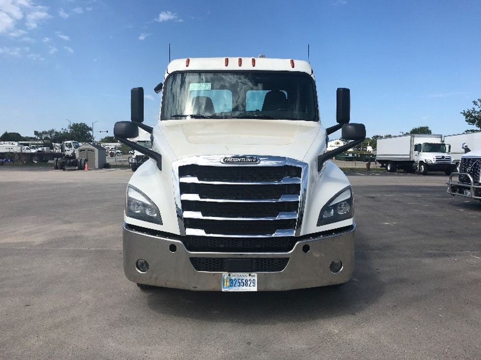 Day Cab Tractor-Heavy Duty Tractors-Freightliner-2019-T12664ST-Milwaukee-WI-373,059\n\t\tmiles-$ 58,250 - Image 2