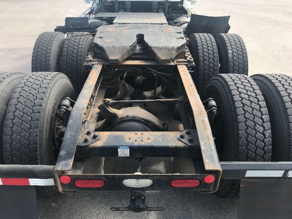 Day Cab Tractor-Heavy Duty Tractors-Freightliner-2019-T12664ST-Milwaukee-WI-373,059\n\t\tmiles-$ 58,250 - Image 6