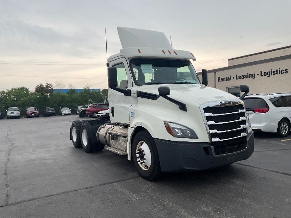 Day Cab Tractor-Heavy Duty Tractors-Freightliner-2019-T12664ST-Milwaukee-WI-471,171\n\t\tmiles-$ 42,250 - Image 3