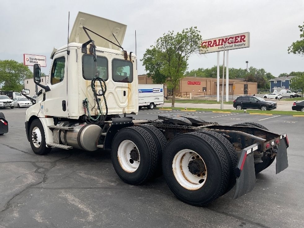 Day Cab Tractor-Heavy Duty Tractors-Freightliner-2019-T12664ST-Milwaukee-WI-471,171\n\t\tmiles-$ 42,250 - Image 7