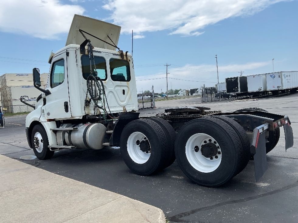Day Cab Tractor-Heavy Duty Tractors-Freightliner-2019-T12664ST-Milwaukee-WI-496,200\n\t\tmiles-$ 40,750 - Image 5