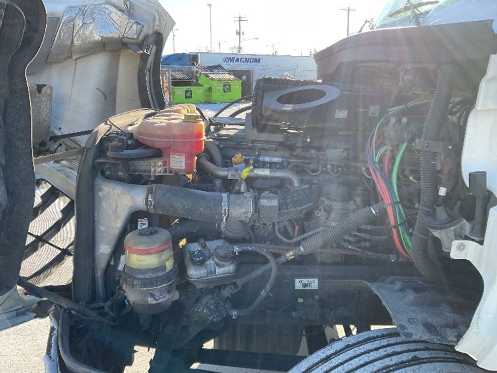 Day Cab Tractor-Heavy Duty Tractors-Freightliner-2019-T12664ST-Milwaukee-WI-497,870\n\t\tmiles-$ 37,750 - Image 16