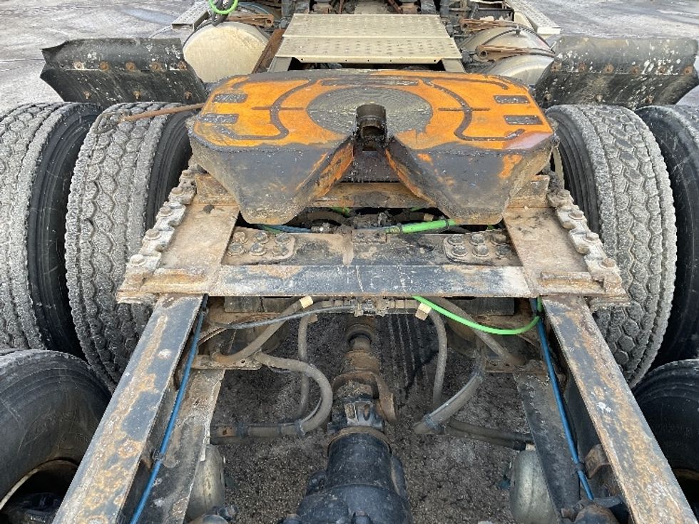 Day Cab Tractor-Heavy Duty Tractors-Freightliner-2019-T12664ST-Milwaukee-WI-497,870\n\t\tmiles-$ 37,750 - Image 6