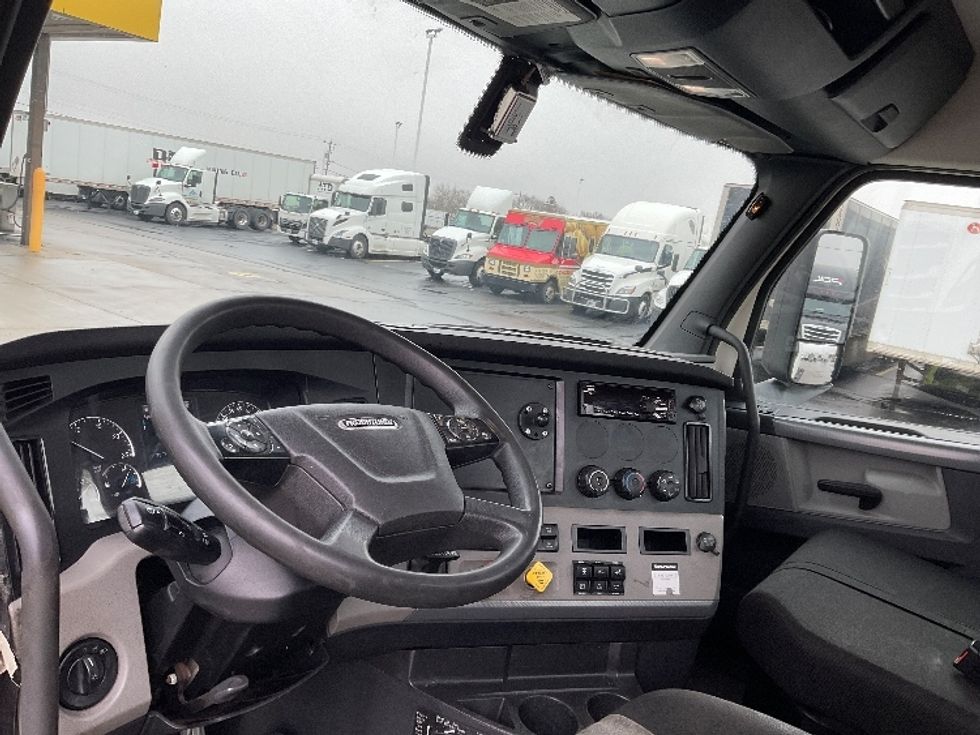 Day Cab Tractor-Heavy Duty Tractors-Freightliner-2019-T12664ST-Milwaukee-WI-507,314\n\t\tmiles-$ 37,250 - Image 10
