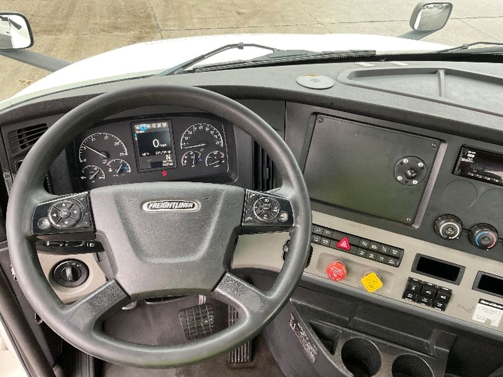 Day Cab Tractor-Heavy Duty Tractors-Freightliner-2019-T12664ST-Milwaukee-WI-507,314\n\t\tmiles-$ 37,250 - Image 11