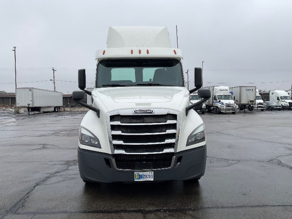 Day Cab Tractor-Heavy Duty Tractors-Freightliner-2019-T12664ST-Milwaukee-WI-507,314\n\t\tmiles-$ 37,250 - Image 2