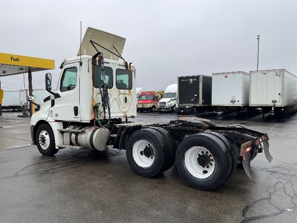 Day Cab Tractor-Heavy Duty Tractors-Freightliner-2019-T12664ST-Milwaukee-WI-507,314\n\t\tmiles-$ 37,250 - Image 5