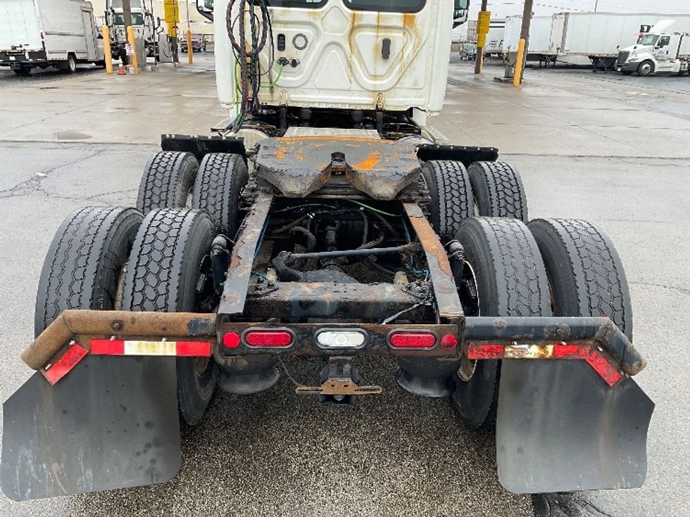 Day Cab Tractor-Heavy Duty Tractors-Freightliner-2019-T12664ST-Milwaukee-WI-507,314\n\t\tmiles-$ 37,250 - Image 6