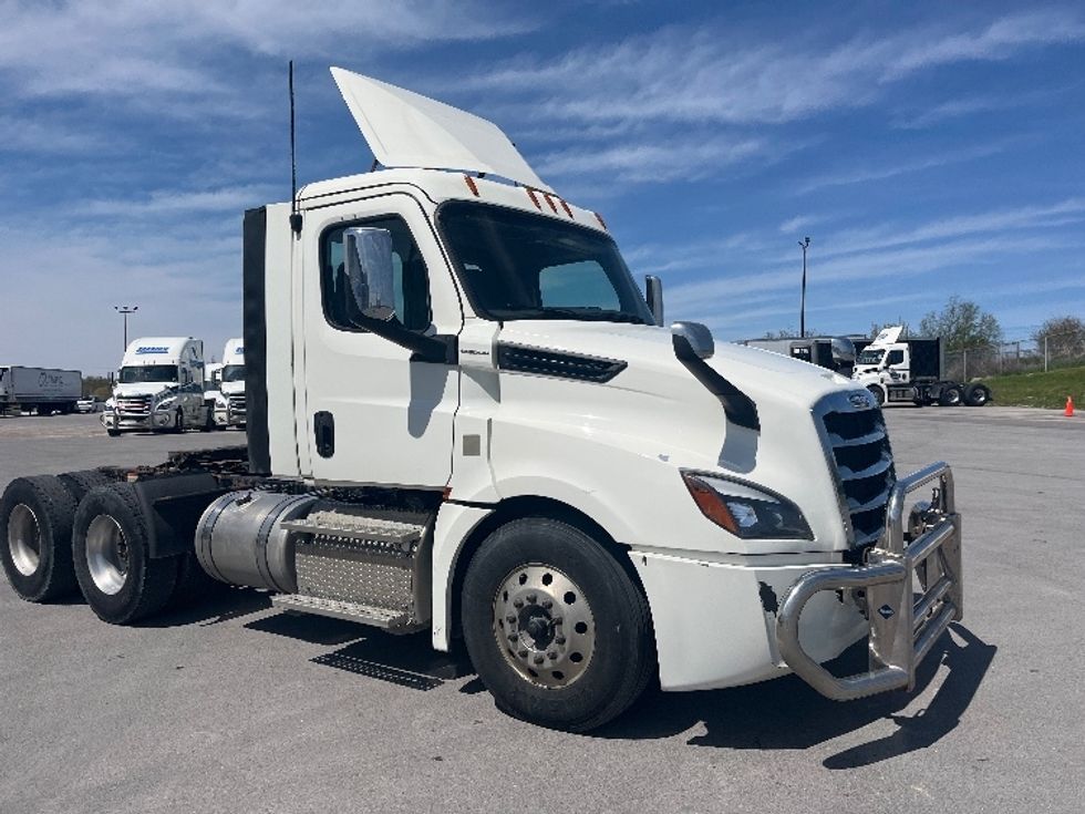 Day Cab Tractor-Heavy Duty Tractors-Freightliner-2019-T12664ST-Mississauga-ON-1,025,025\n\t\tkm-$ 37,000 - Image 1