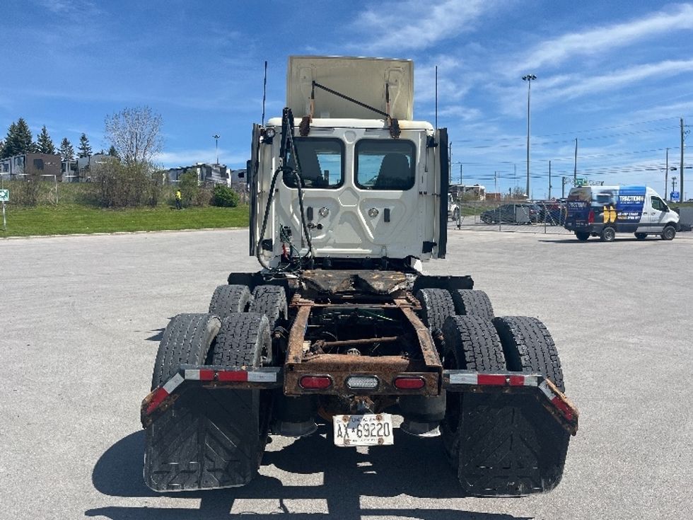Day Cab Tractor-Heavy Duty Tractors-Freightliner-2019-T12664ST-Mississauga-ON-1,025,025\n\t\tkm-$ 37,000 - Image 6