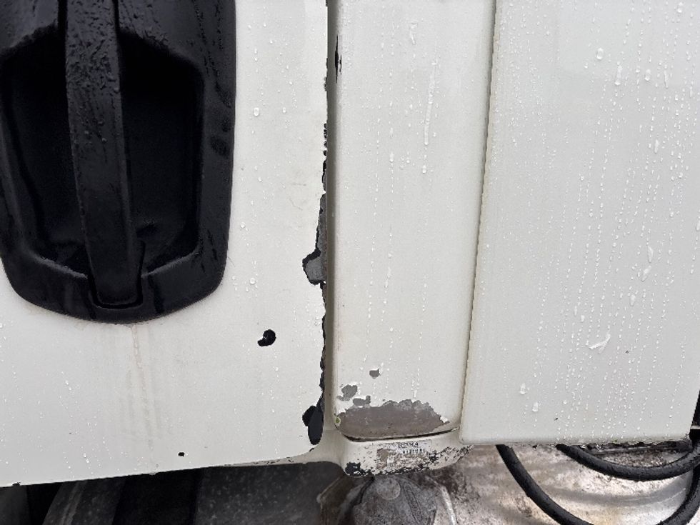 Day Cab Tractor-Heavy Duty Tractors-Freightliner-2019-T12664ST-Mississauga-ON-332,039\n\t\tkm-$ 64,000 - Image 17