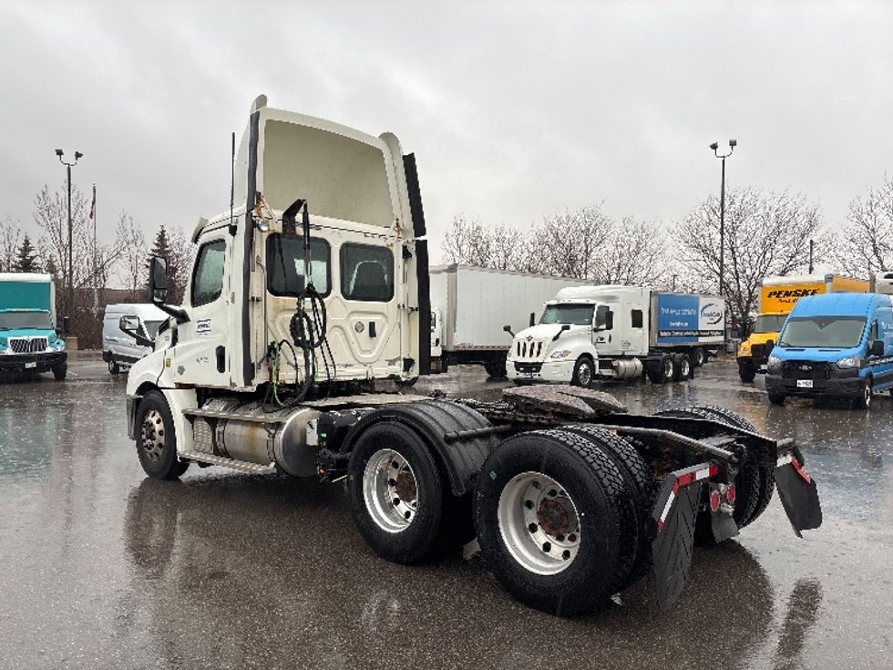 Day Cab Tractor-Heavy Duty Tractors-Freightliner-2019-T12664ST-Mississauga-ON-332,039\n\t\tkm-$ 64,000 - Image 5