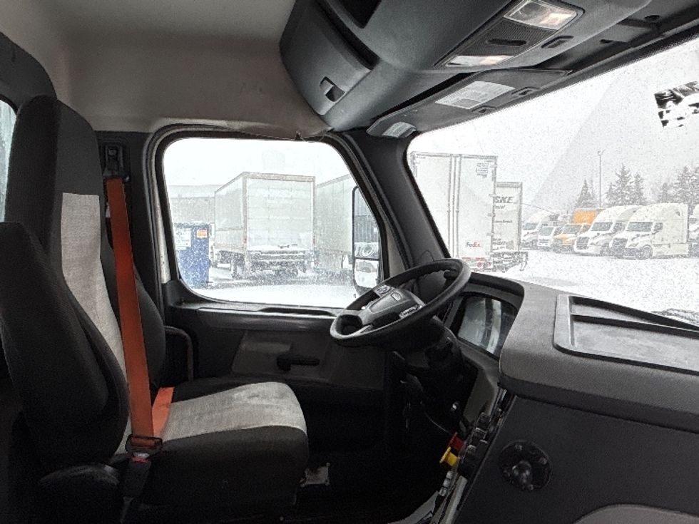 Day Cab Tractor-Heavy Duty Tractors-Freightliner-2019-T12664ST-Mississauga-ON-428,750\n\t\tkm-$ 60,250 - Image 14