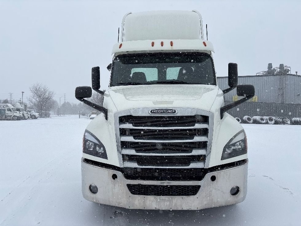 Day Cab Tractor-Heavy Duty Tractors-Freightliner-2019-T12664ST-Mississauga-ON-428,750\n\t\tkm-$ 60,250 - Image 2