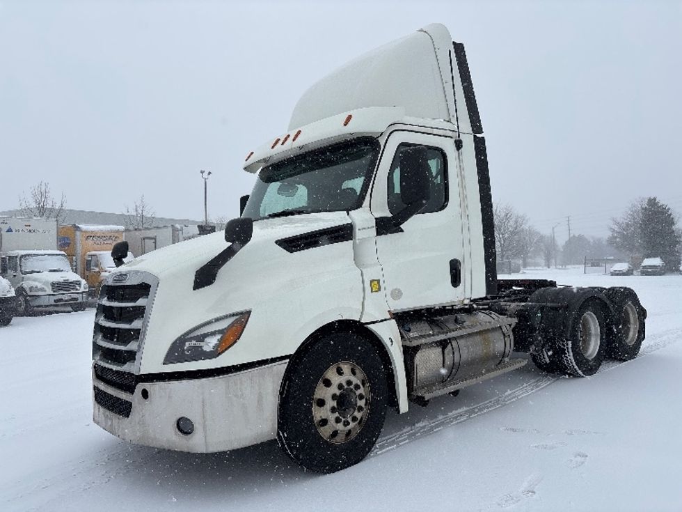 Day Cab Tractor-Heavy Duty Tractors-Freightliner-2019-T12664ST-Mississauga-ON-428,750\n\t\tkm-$ 60,250 - Image 3