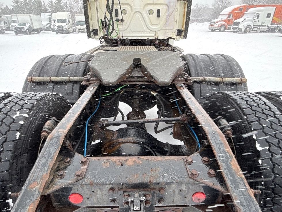 Day Cab Tractor-Heavy Duty Tractors-Freightliner-2019-T12664ST-Mississauga-ON-428,750\n\t\tkm-$ 60,250 - Image 6