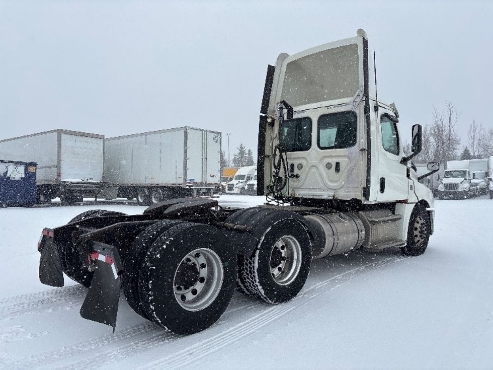Day Cab Tractor-Heavy Duty Tractors-Freightliner-2019-T12664ST-Mississauga-ON-428,750\n\t\tkm-$ 60,250 - Image 7