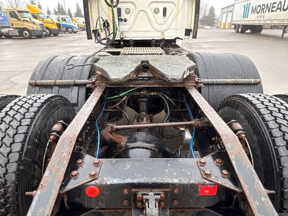 Day Cab Tractor-Heavy Duty Tractors-Freightliner-2019-T12664ST-Mississauga-ON-439,000\n\t\tkm-$ 60,000 - Image 6