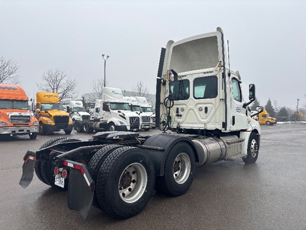 Day Cab Tractor-Heavy Duty Tractors-Freightliner-2019-T12664ST-Mississauga-ON-439,000\n\t\tkm-$ 60,000 - Image 7