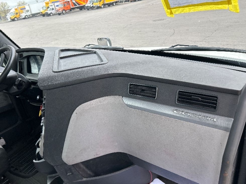 Day Cab Tractor-Heavy Duty Tractors-Freightliner-2019-T12664ST-Mississauga-ON-501,236\n\t\tkm-$ 61,250 - Image 13