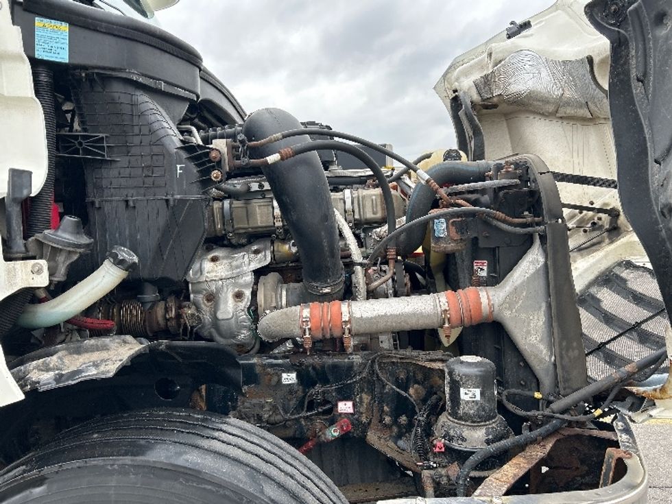 Day Cab Tractor-Heavy Duty Tractors-Freightliner-2019-T12664ST-Mississauga-ON-501,236\n\t\tkm-$ 61,250 - Image 15