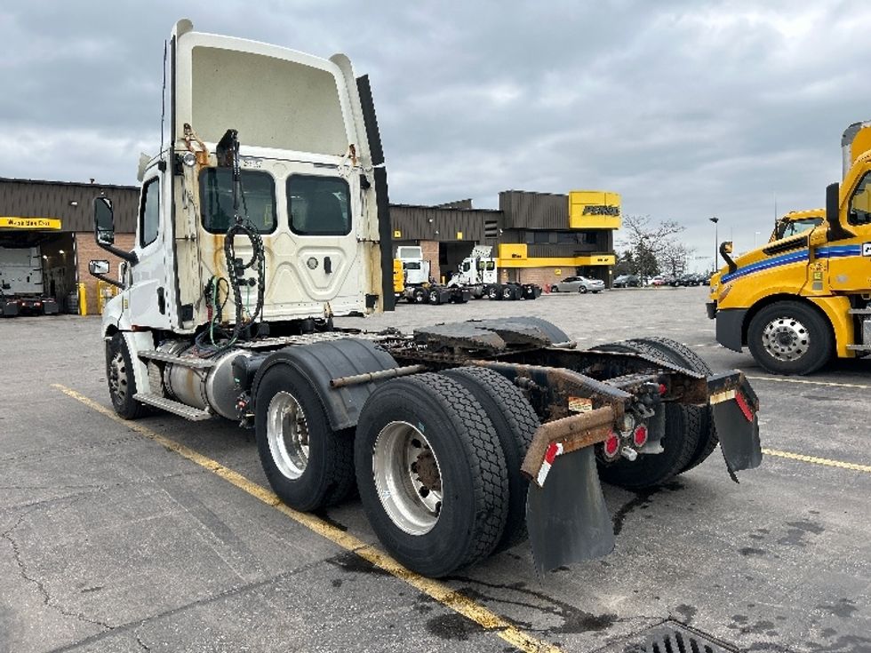 Day Cab Tractor-Heavy Duty Tractors-Freightliner-2019-T12664ST-Mississauga-ON-501,236\n\t\tkm-$ 61,250 - Image 5