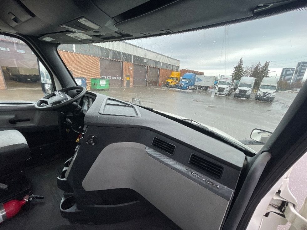 Day Cab Tractor-Heavy Duty Tractors-Freightliner-2019-T12664ST-Mississauga-ON-561,903\n\t\tkm-$ 54,750 - Image 13