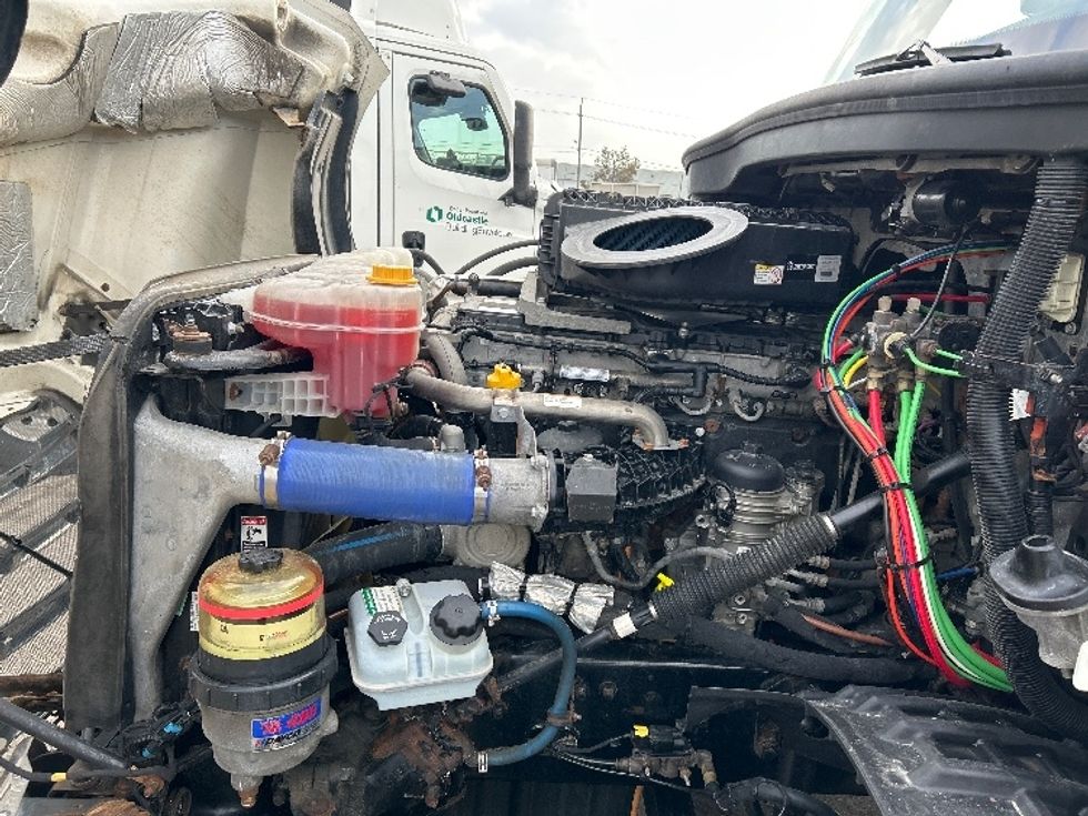 Day Cab Tractor-Heavy Duty Tractors-Freightliner-2019-T12664ST-Mississauga-ON-561,903\n\t\tkm-$ 54,750 - Image 16