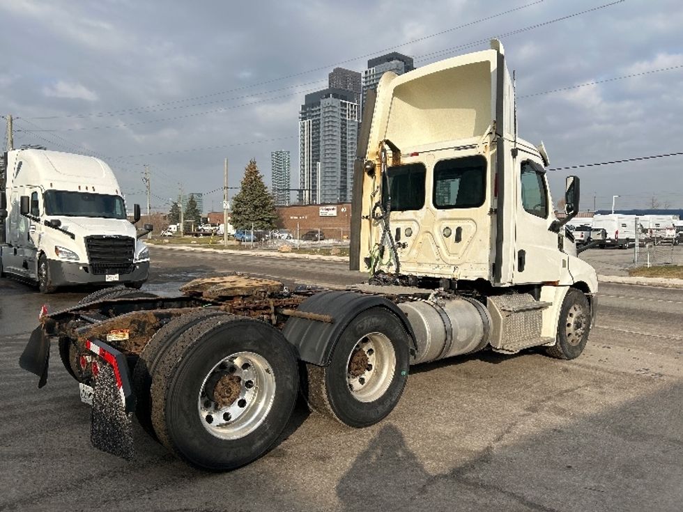 Day Cab Tractor-Heavy Duty Tractors-Freightliner-2019-T12664ST-Mississauga-ON-561,903\n\t\tkm-$ 54,750 - Image 7