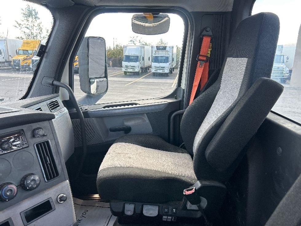 Day Cab Tractor-Heavy Duty Tractors-Freightliner-2019-T12664ST-Mississauga-ON-564,353\n\t\tkm-$ 59,000 - Image 10