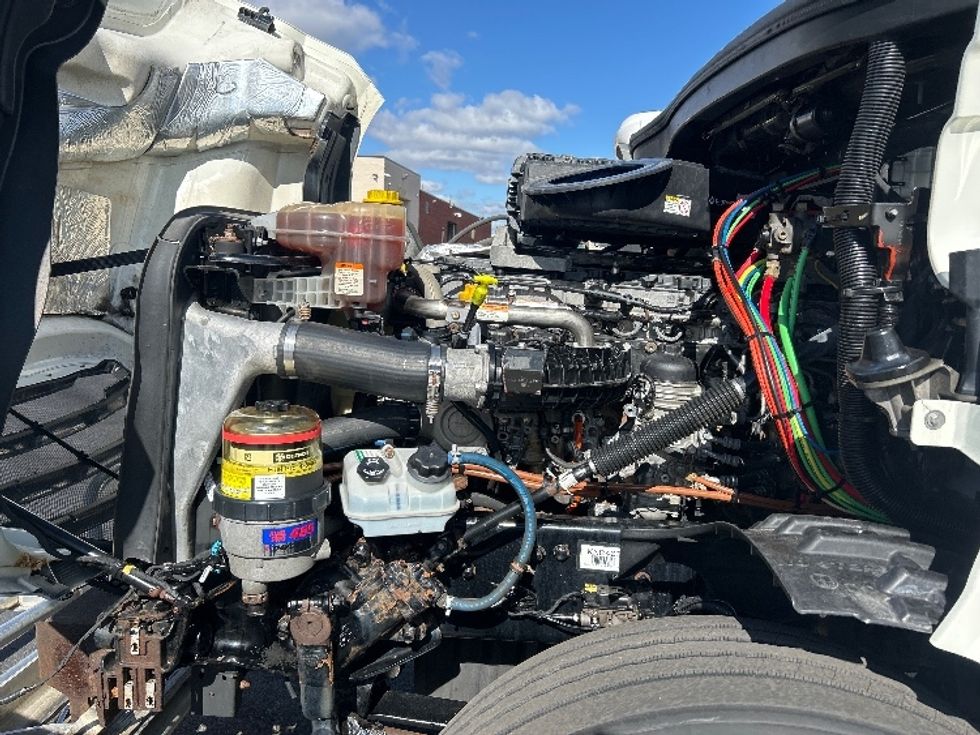 Day Cab Tractor-Heavy Duty Tractors-Freightliner-2019-T12664ST-Mississauga-ON-564,353\n\t\tkm-$ 59,000 - Image 16